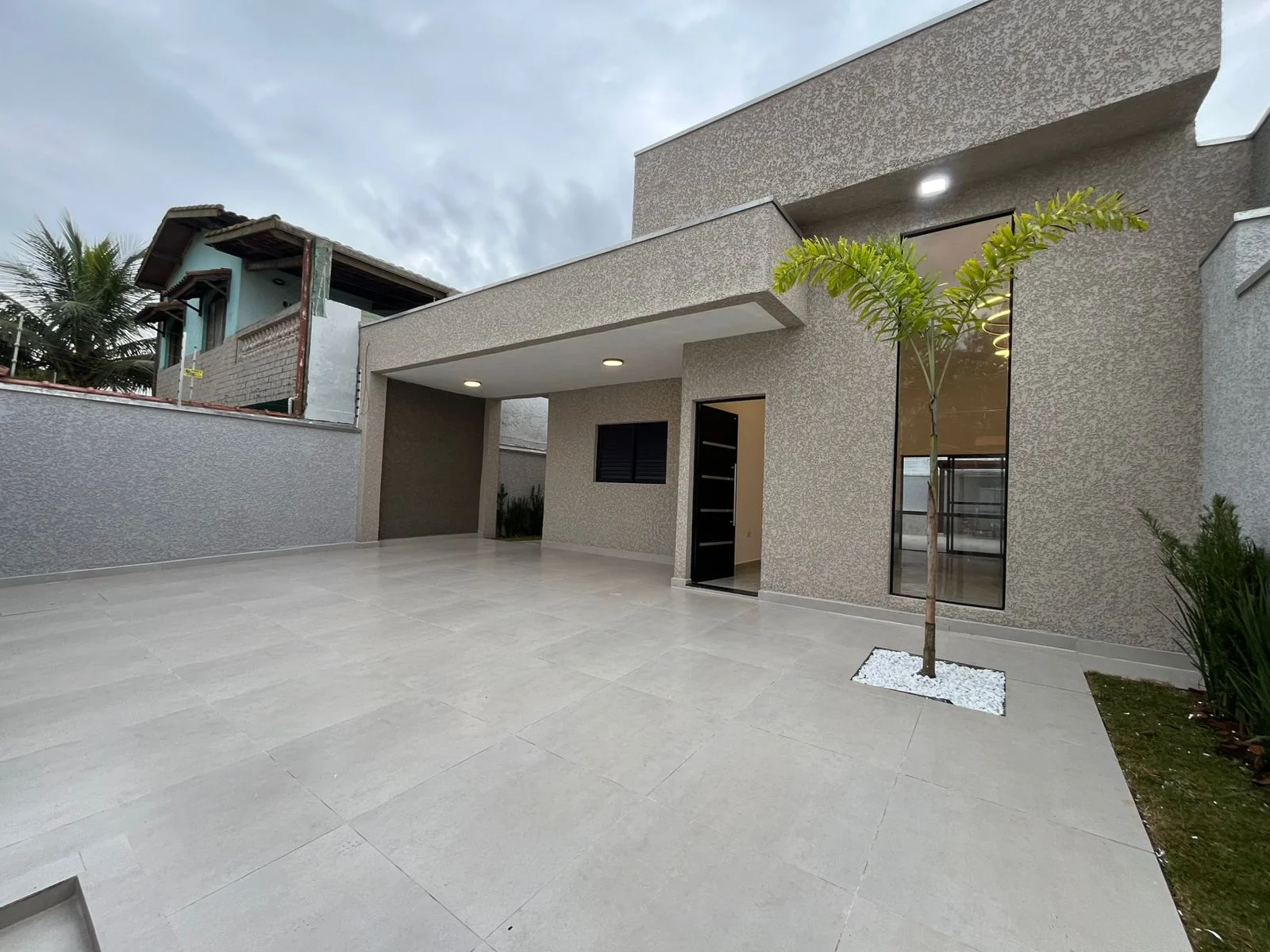 Casa com 3 dormitórios com vista para o mar no bairro Bopiranga