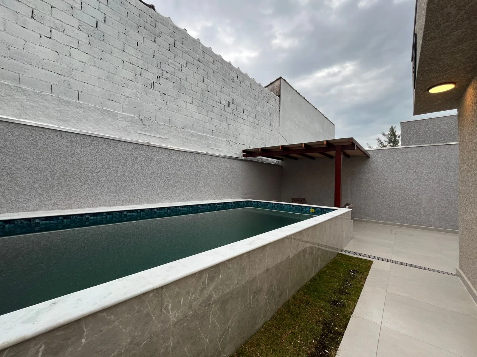 ab42a82f-b5f3-46f5-8d99-98767accad85.jpg