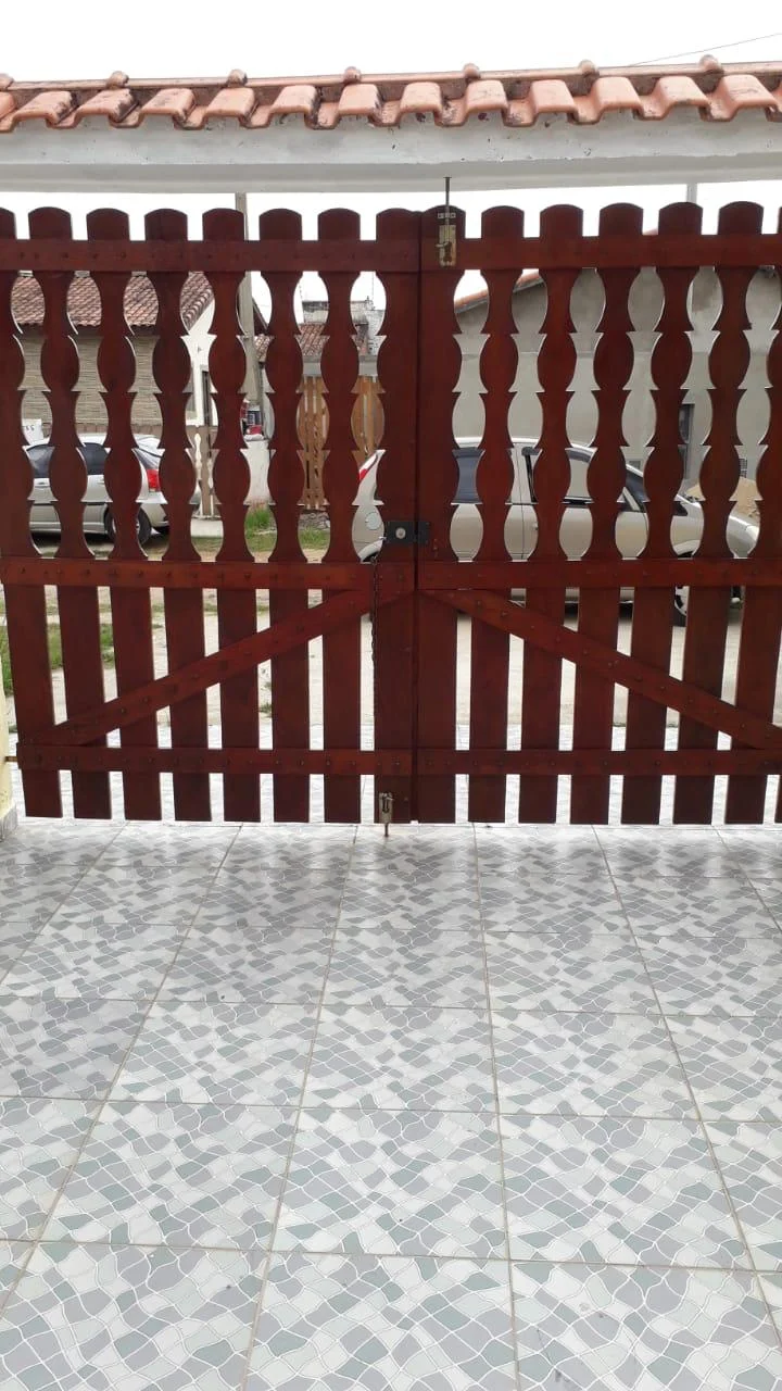 Casa com 1 dormitório próximo à praia no bairro Jamaica (Praia)