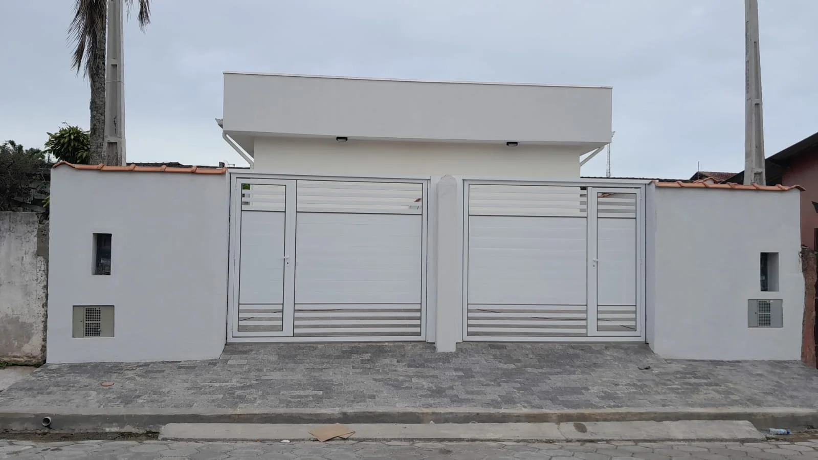 Casa com 2 dormitórios próximo à praia no bairro Corumba