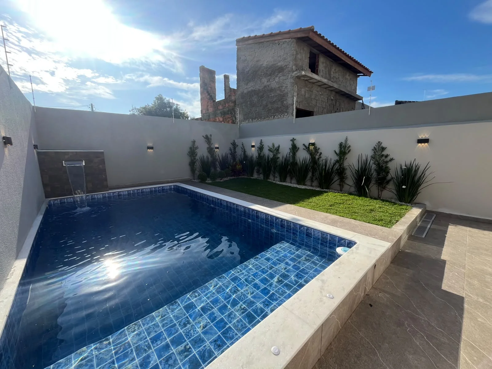 a2709567-7a42-4584-aa50-29be8714405e.jpg