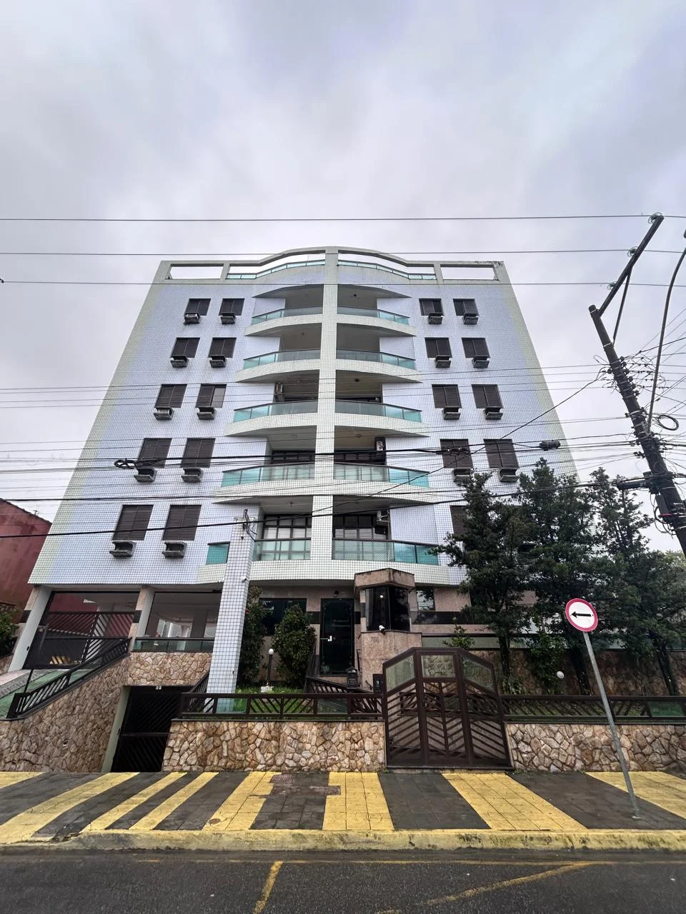 Apartamento com 3 dormitórios mobiliado com vista para o mar no bairro CENTRO