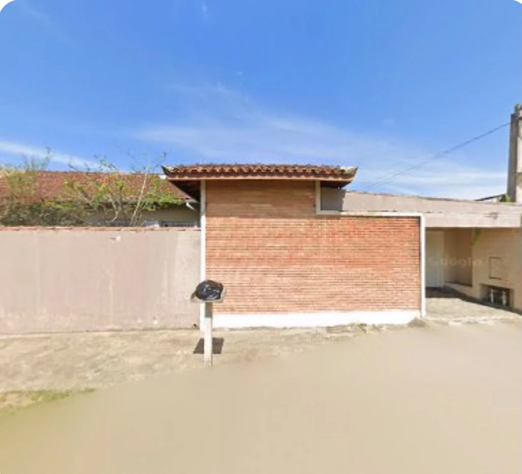 Casa com 4 dormitórios próximo à praia no bairro Cibratel II