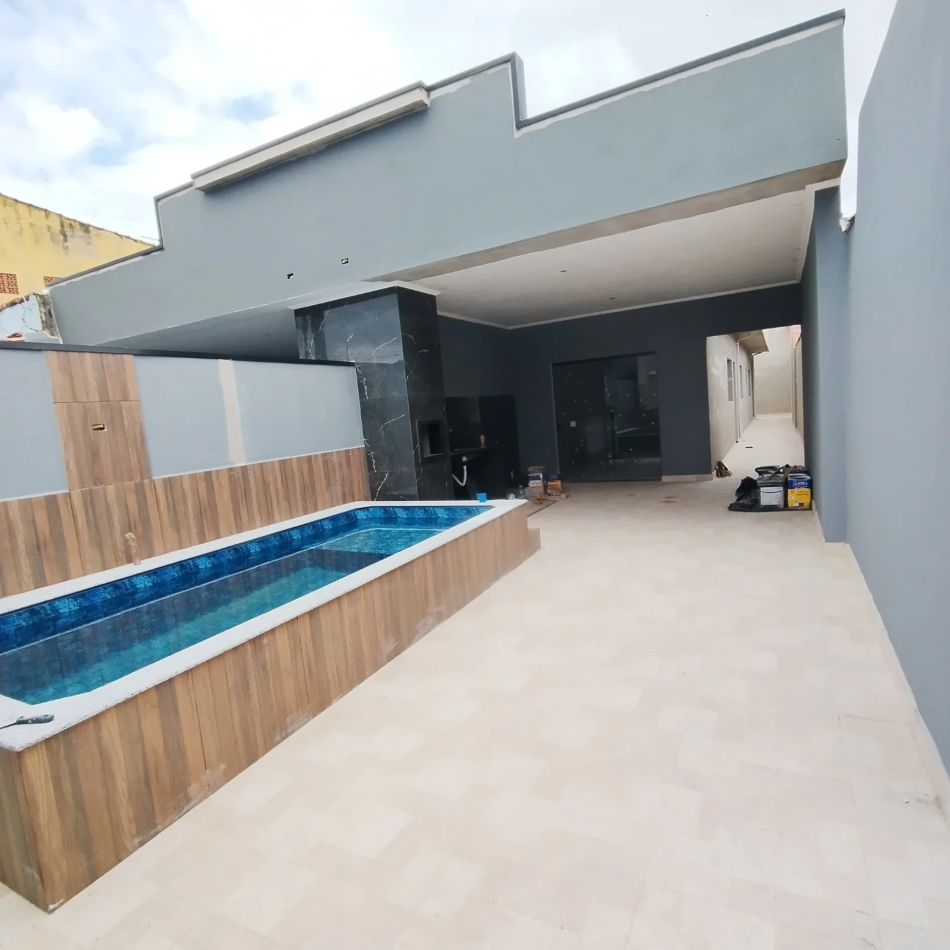 Casa com 2 dormitórios no bairro Itaguaí