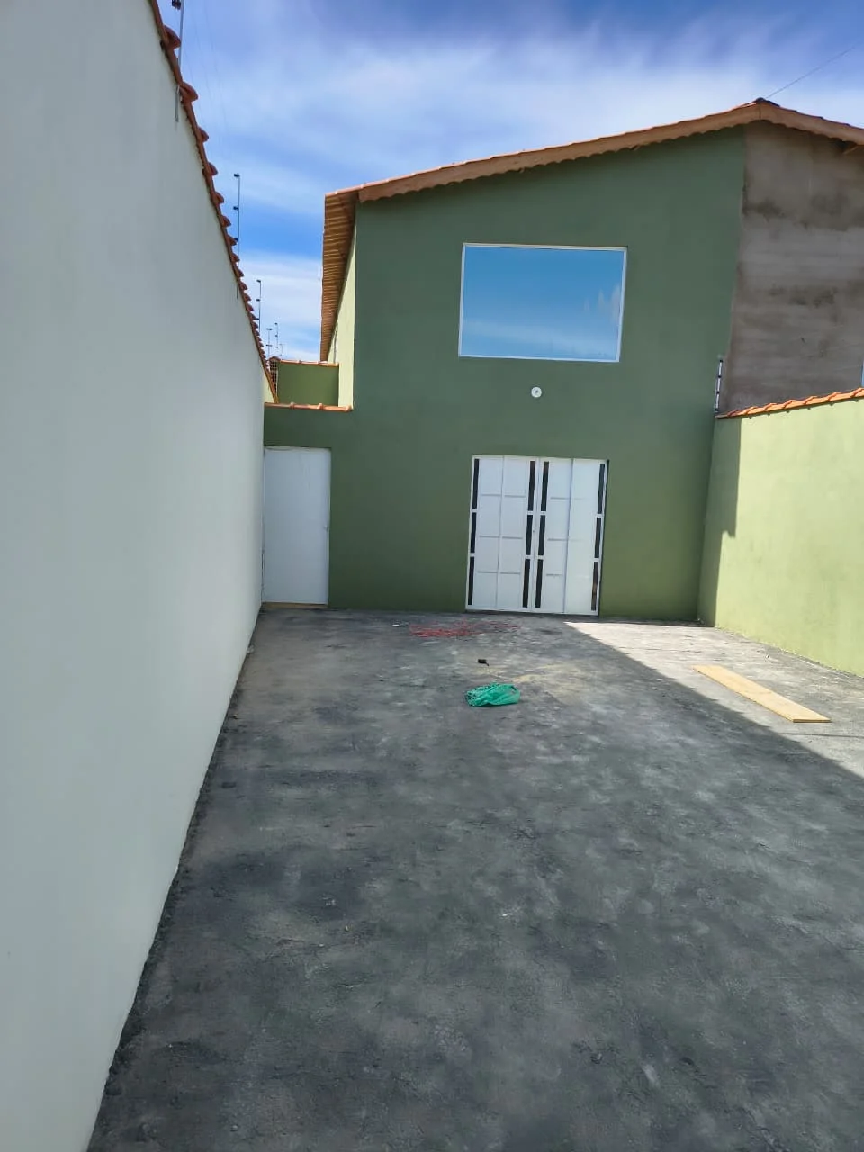 Casa com 3 dormitórios com vista para o mar no bairro Jamaica (Praia)