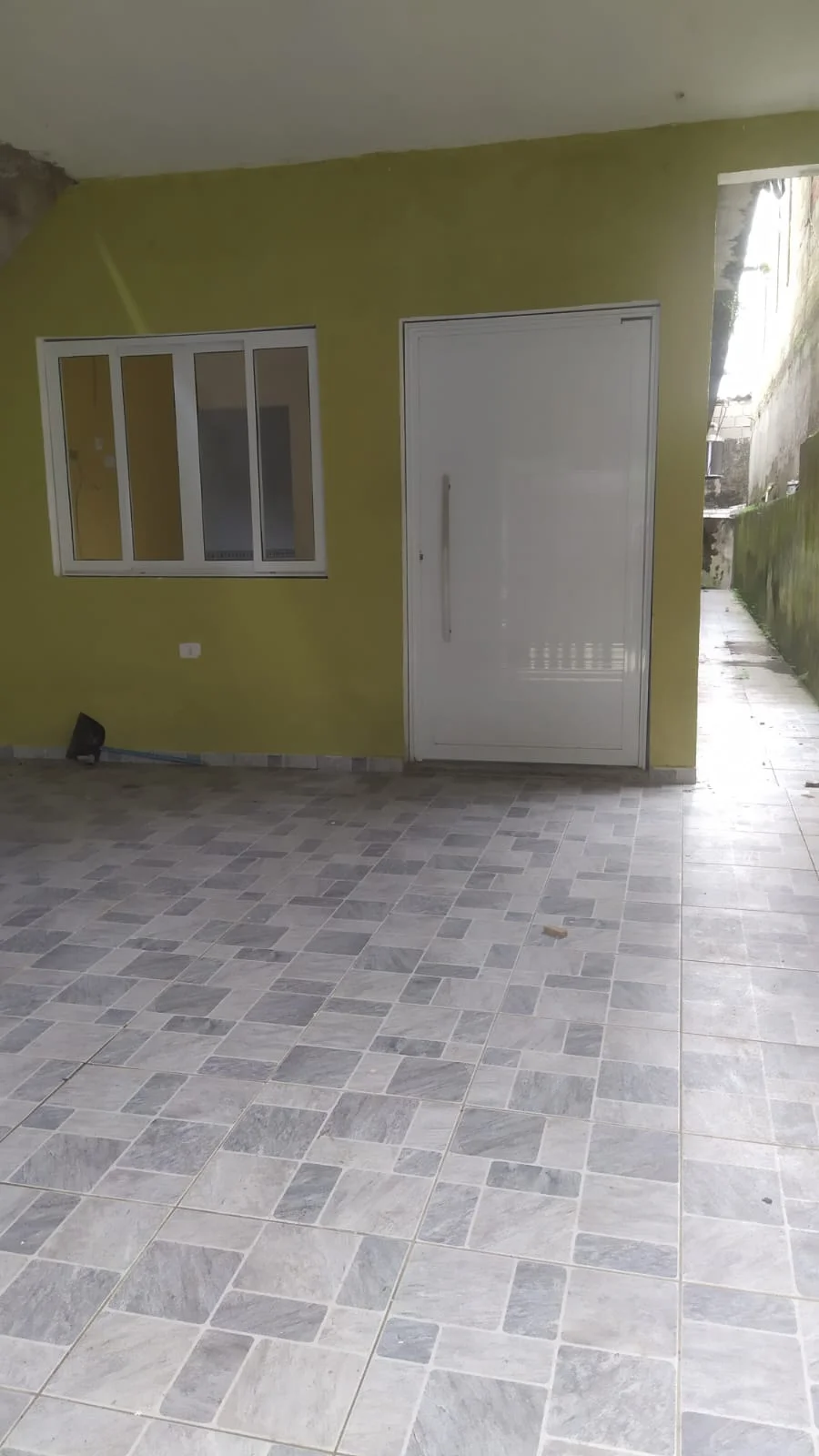 Casa com 2 dormitórios no bairro Tropical