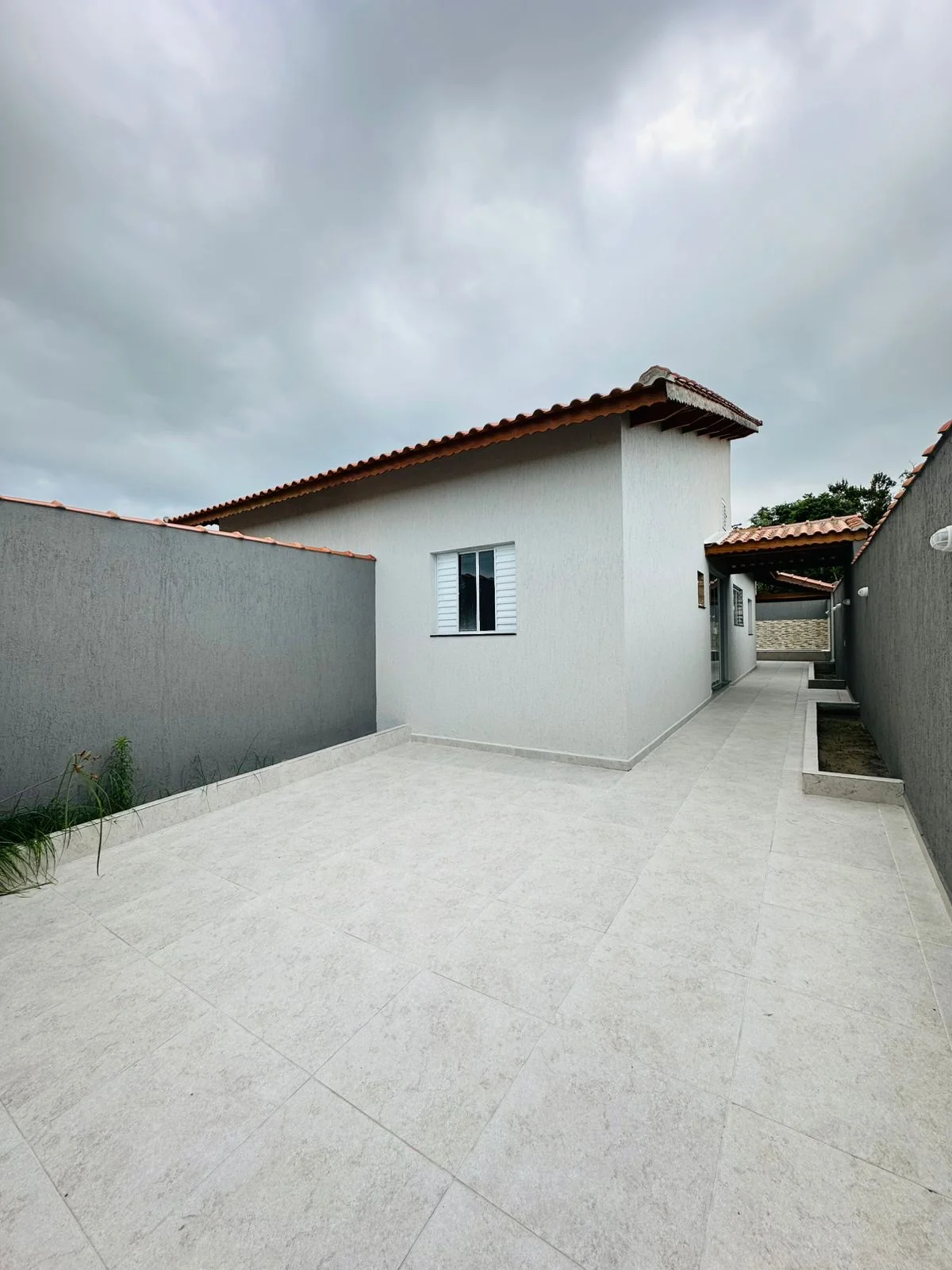 Casa com 2 dormitórios no bairro Tupy