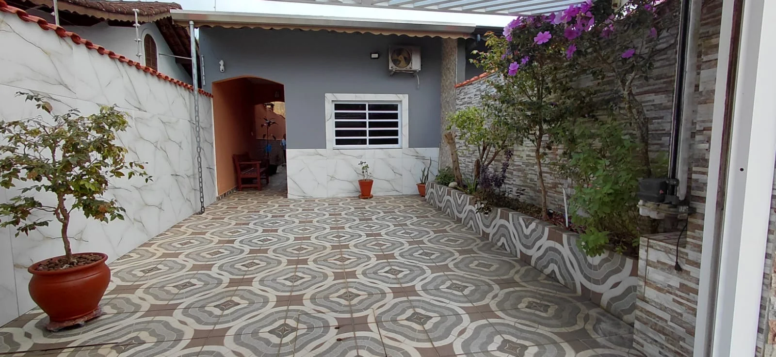 Casa com 2 dormitórios mobiliado próximo à praia no bairro Nova Itanhaém (Praia)