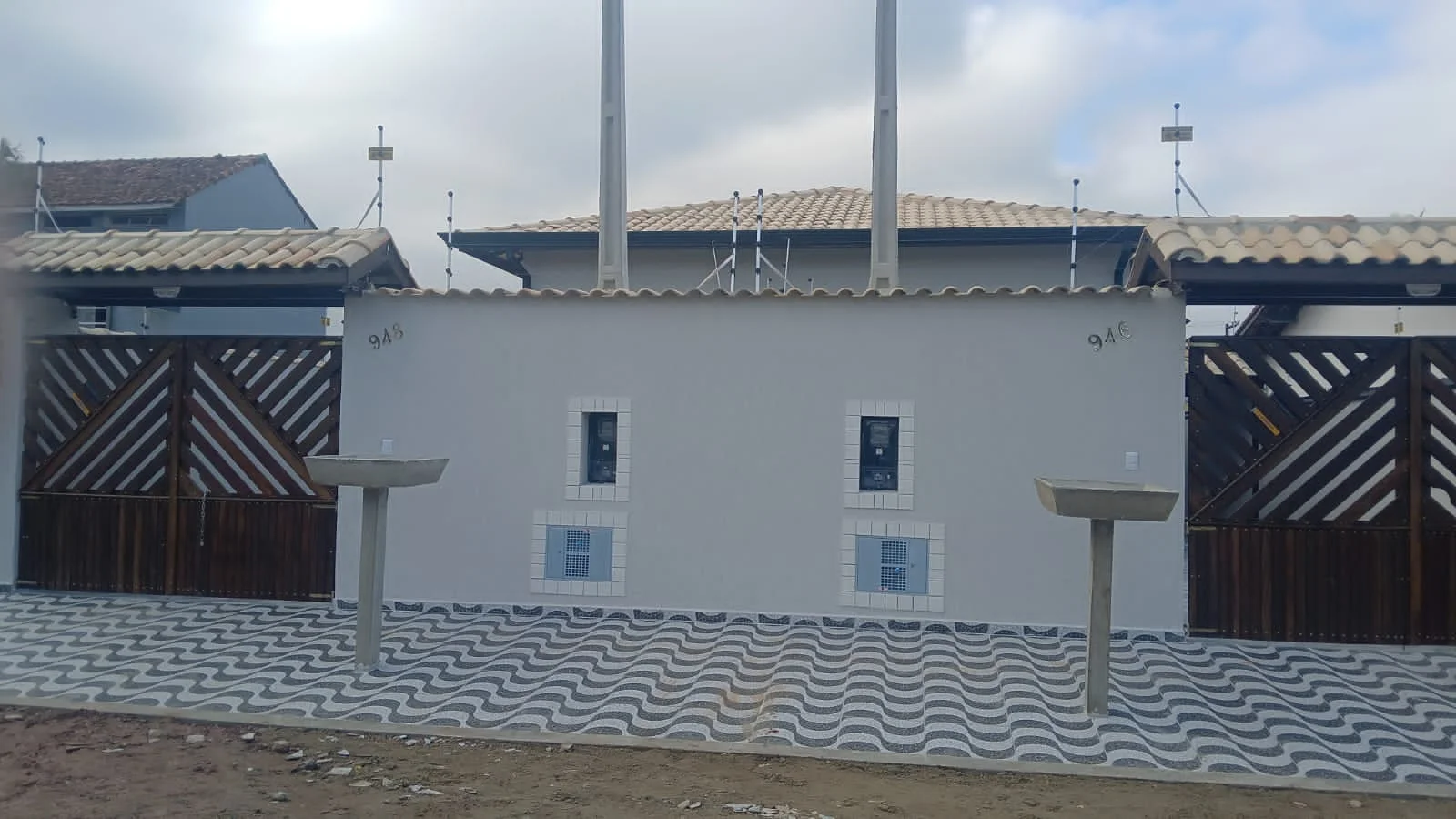 Casa com 2 dormitórios próximo à praia no bairro Jamaica (Praia)