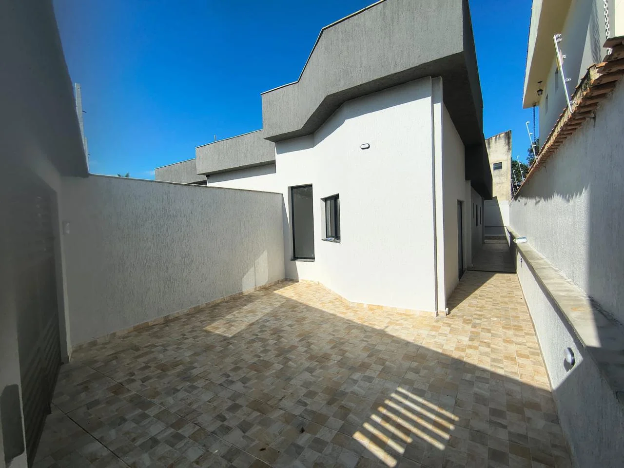 Casa com 2 dormitórios próximo à praia no bairro Gaivota (Praia)