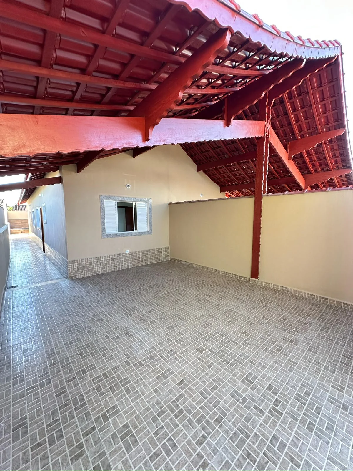Casa com 2 dormitórios próximo à praia no bairro Plataforma