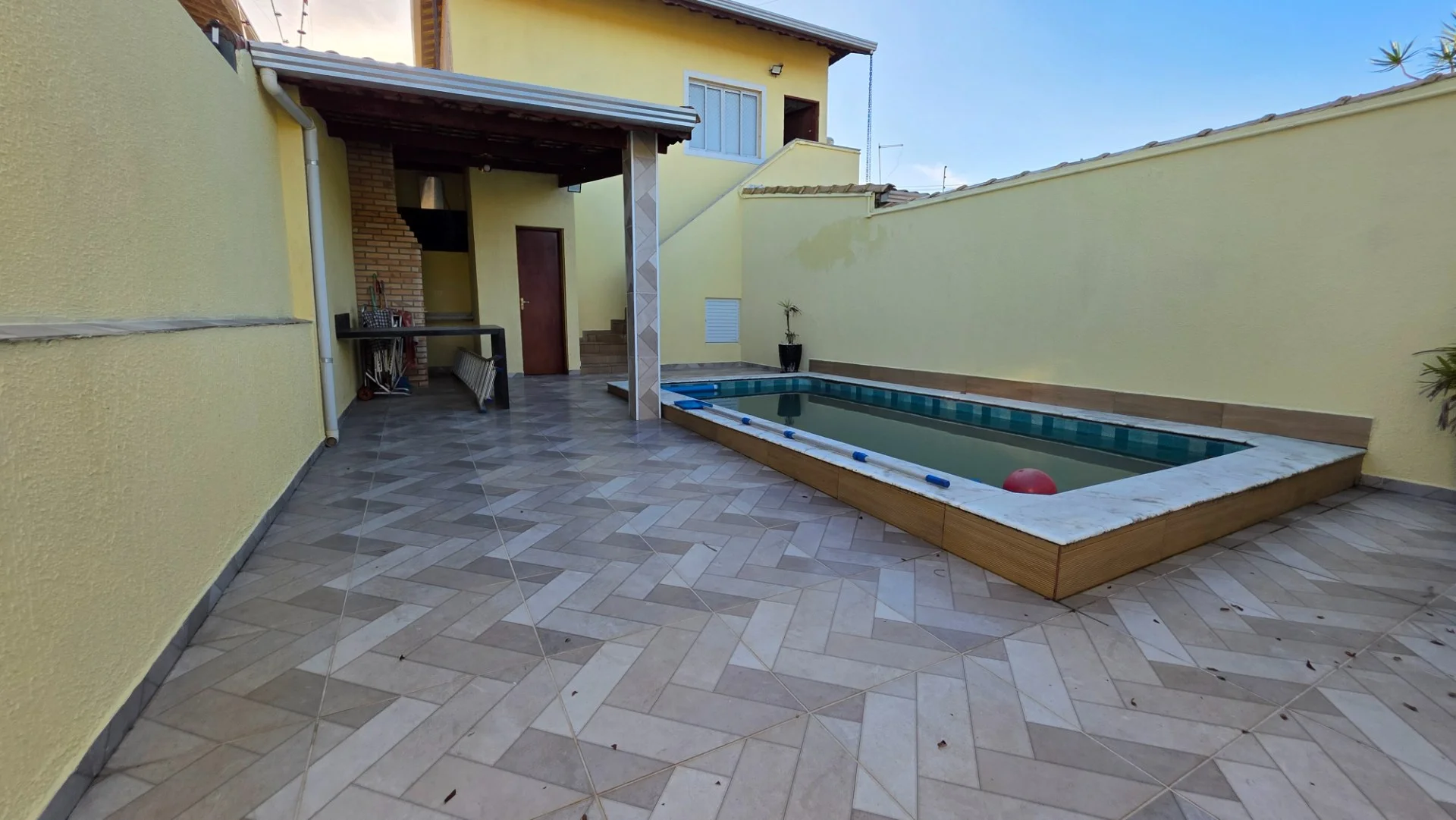 Casa com 2 dormitórios no bairro Campos Eliseos