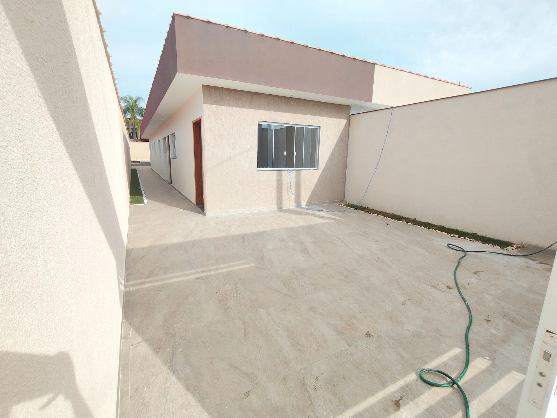 Casa com 3 dormitórios próximo à praia no bairro Cibratel II