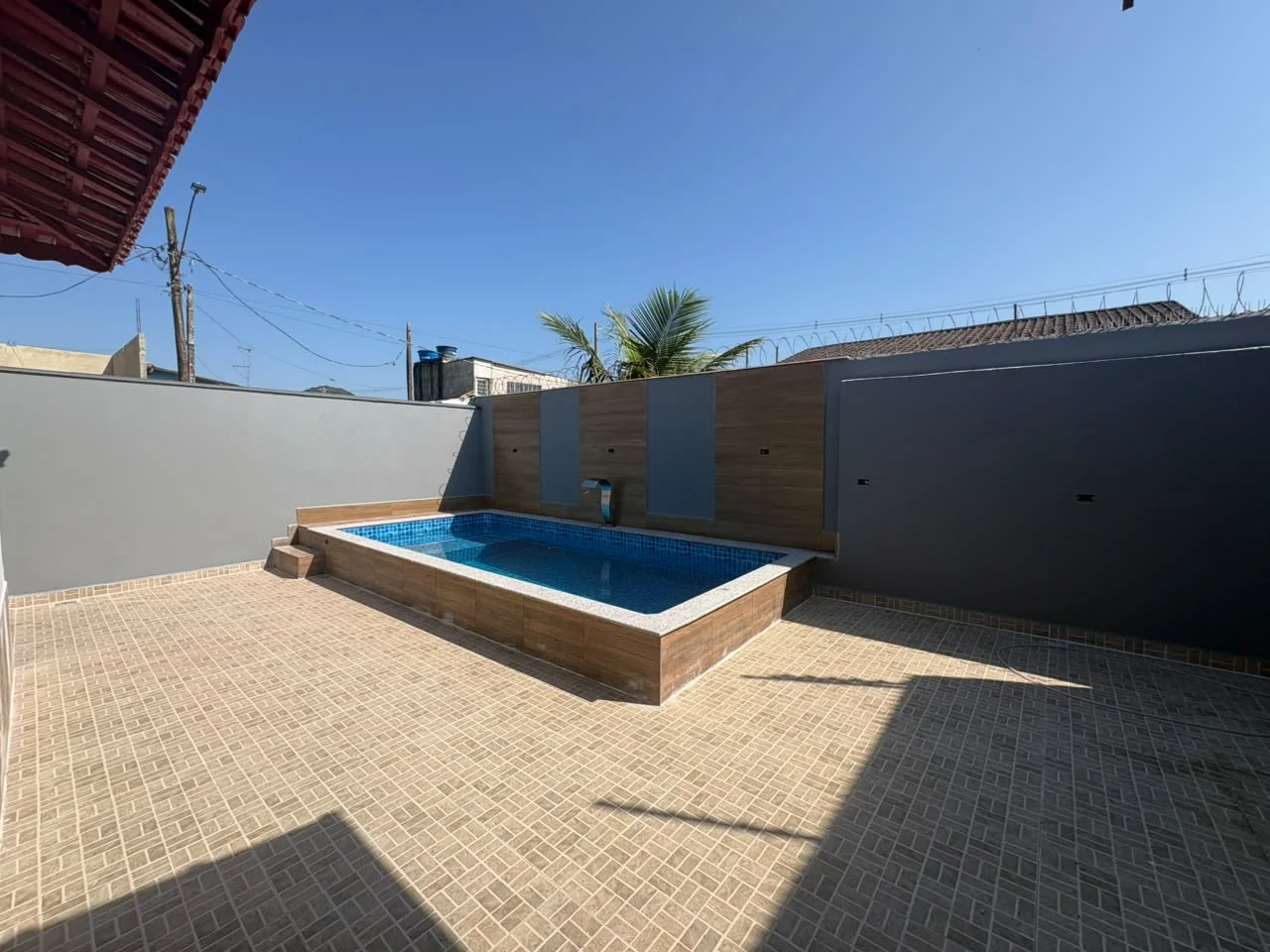 Casa com 2 dormitórios próximo à praia no bairro Jardim Praia Grande