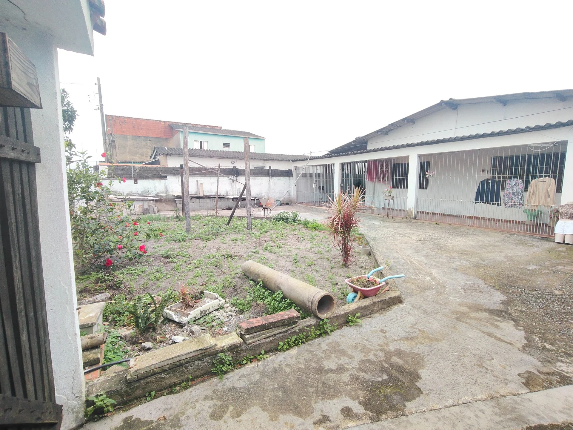 Casa com 3 dormitórios próximo à praia no bairro Corumba