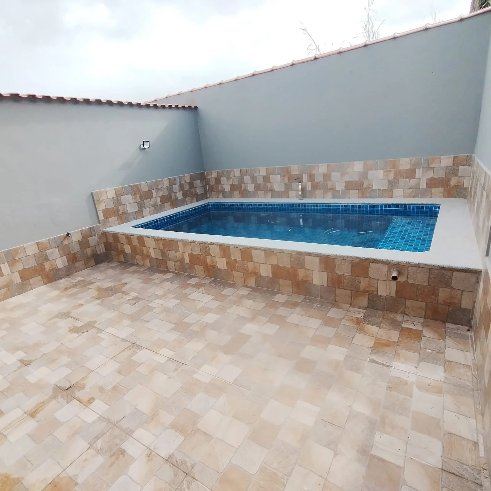 Casa com 3 dormitórios no bairro Verde Mar