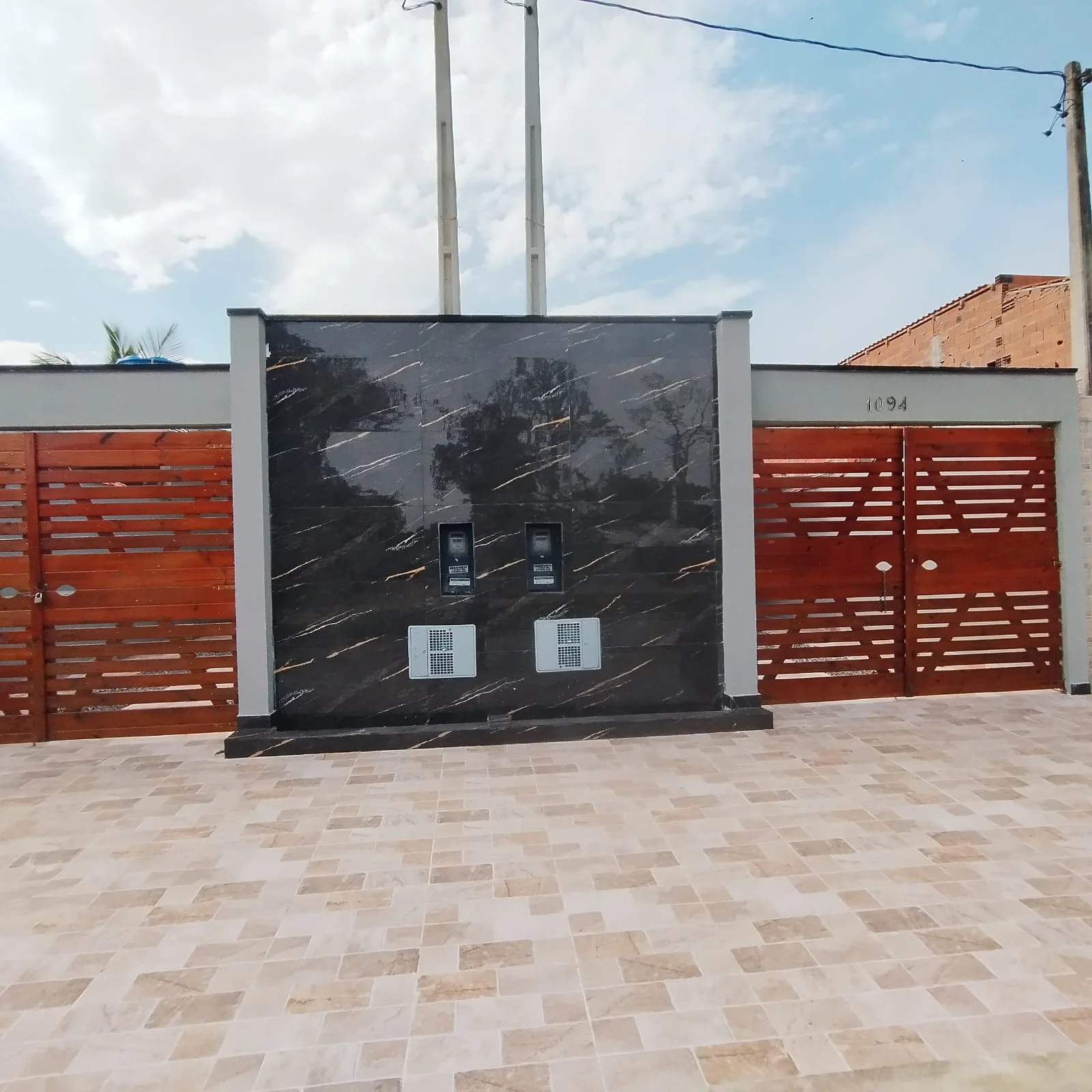 Casa com 2 dormitórios no bairro Campos Eliseos
