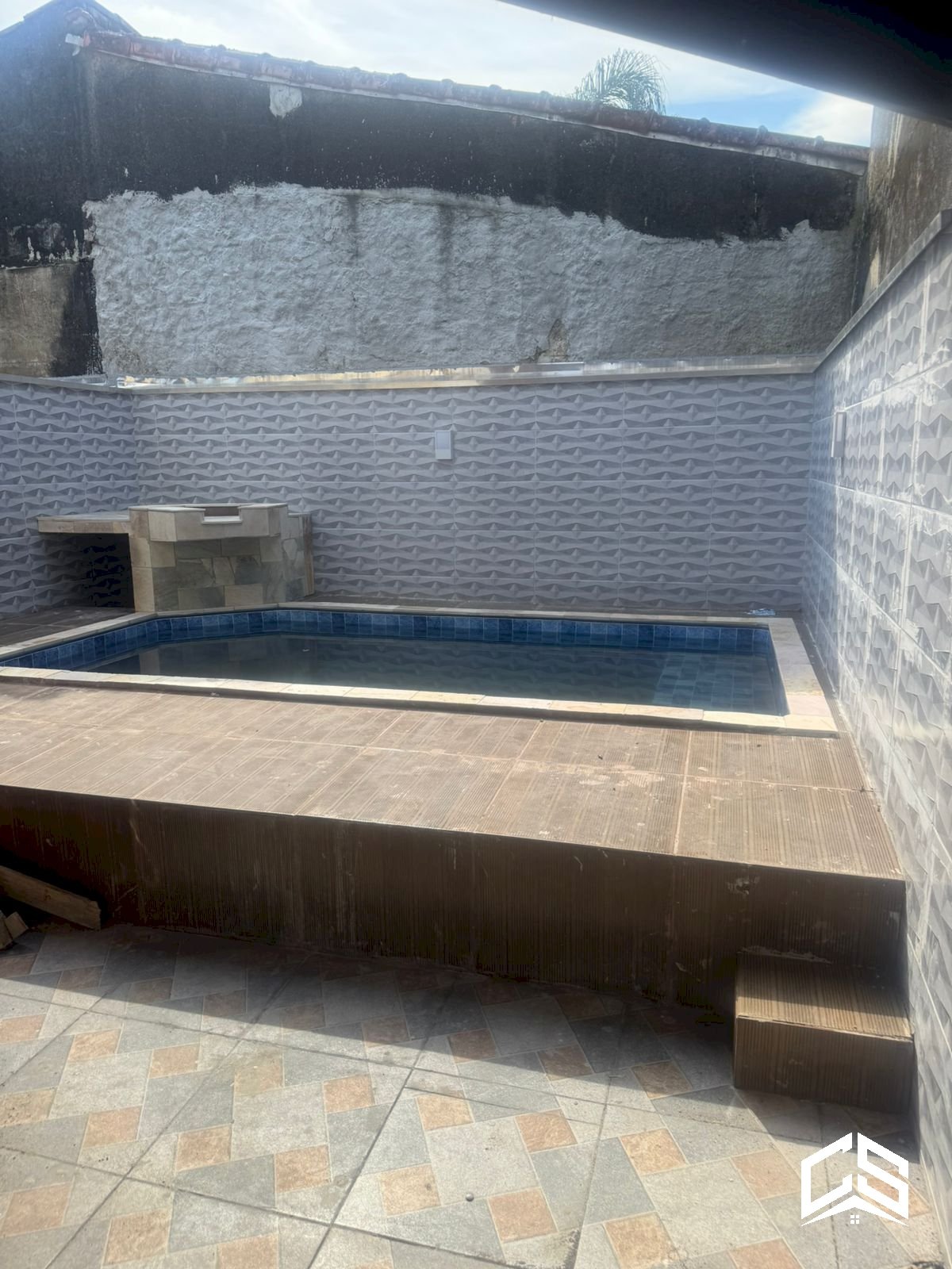 Casa a venda em Mongaguá - Com 2 dormitórios