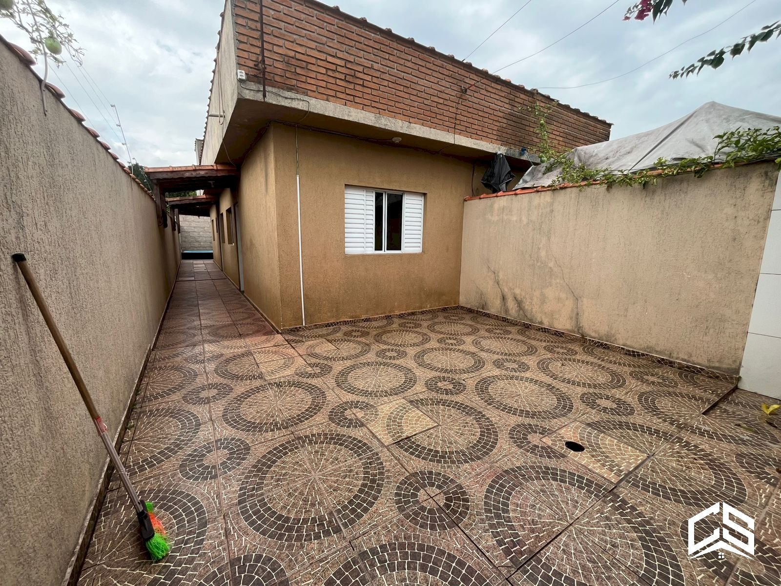 Casa a venda na Tupy - Com 2 dormitórios