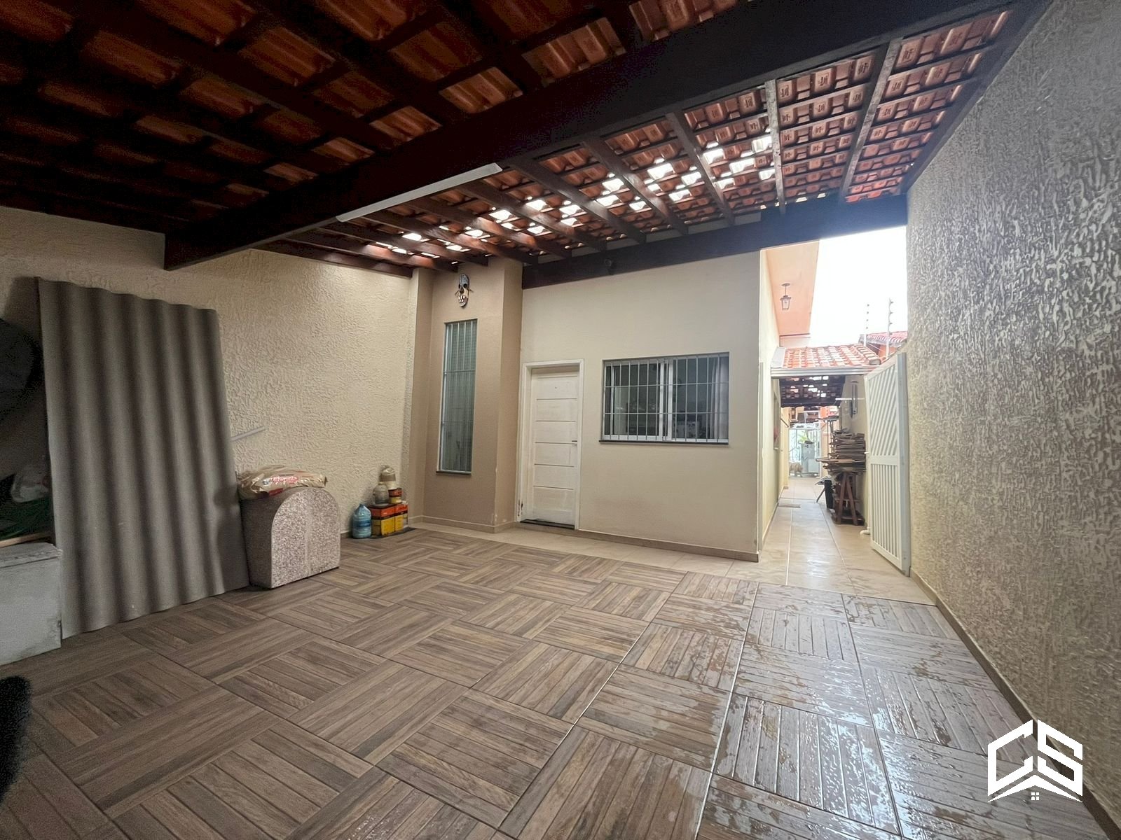 Linda casa com 3 quartos no bairro Cibratel 2