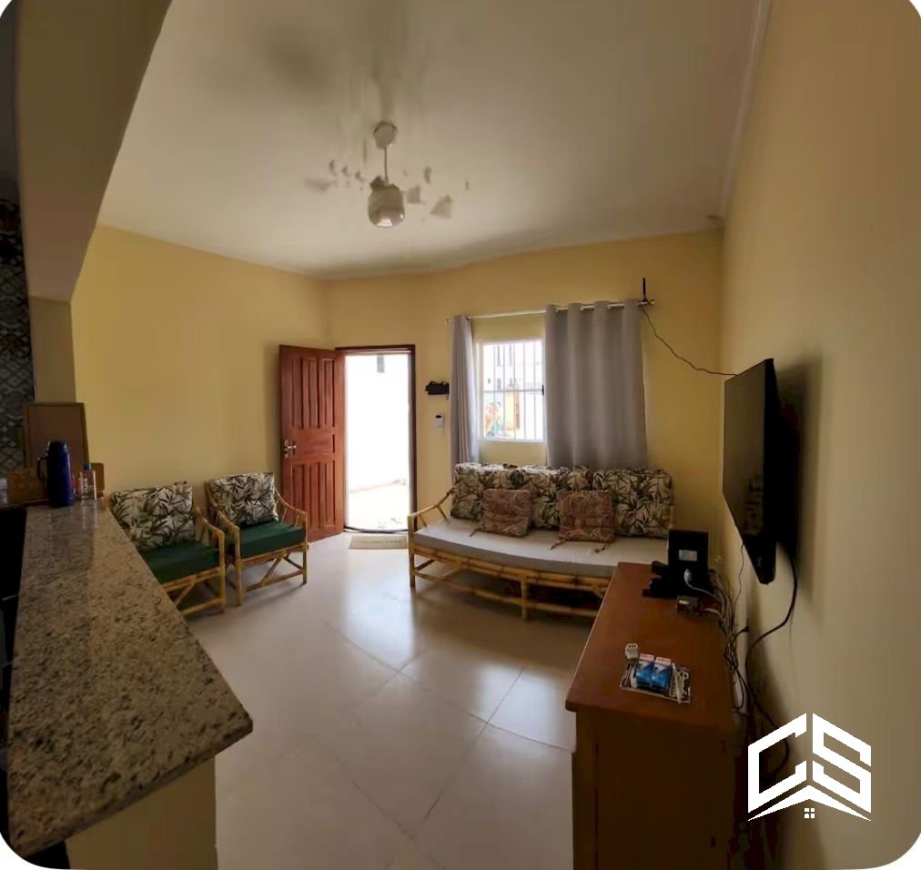 Casa à venda lado praia com piscina