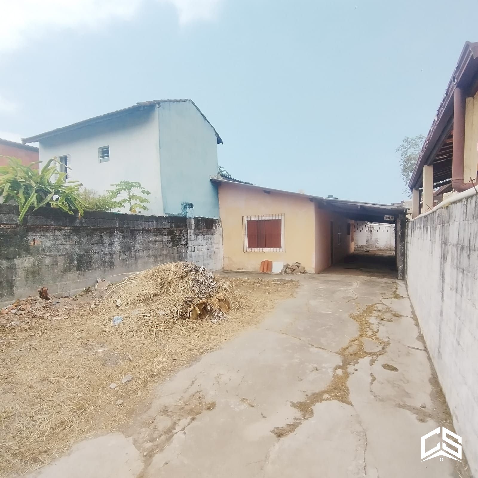 Casa à venda no Umuarama com 1 dormitório