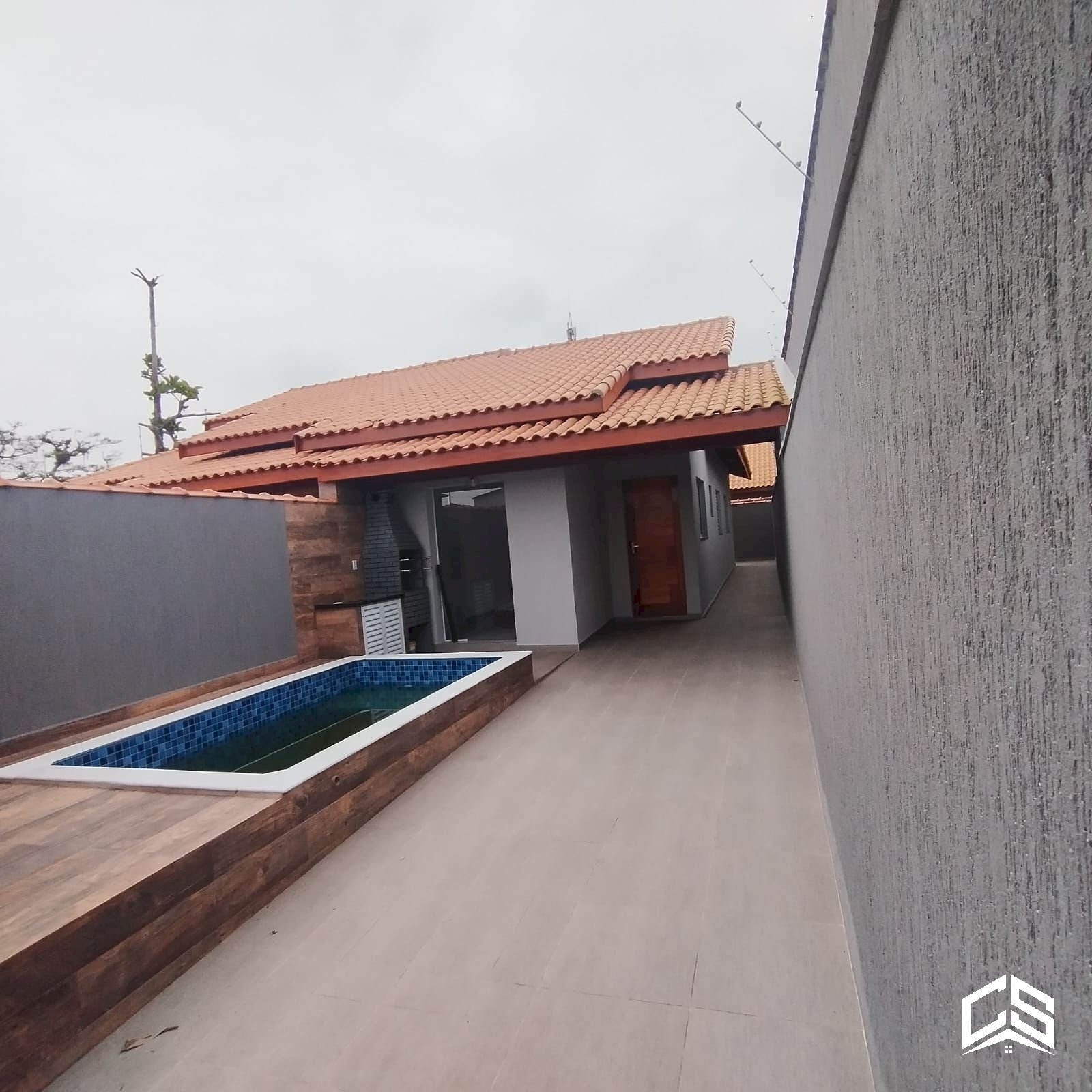 LINDA CASA A VENDA NOVA ITANHAEM