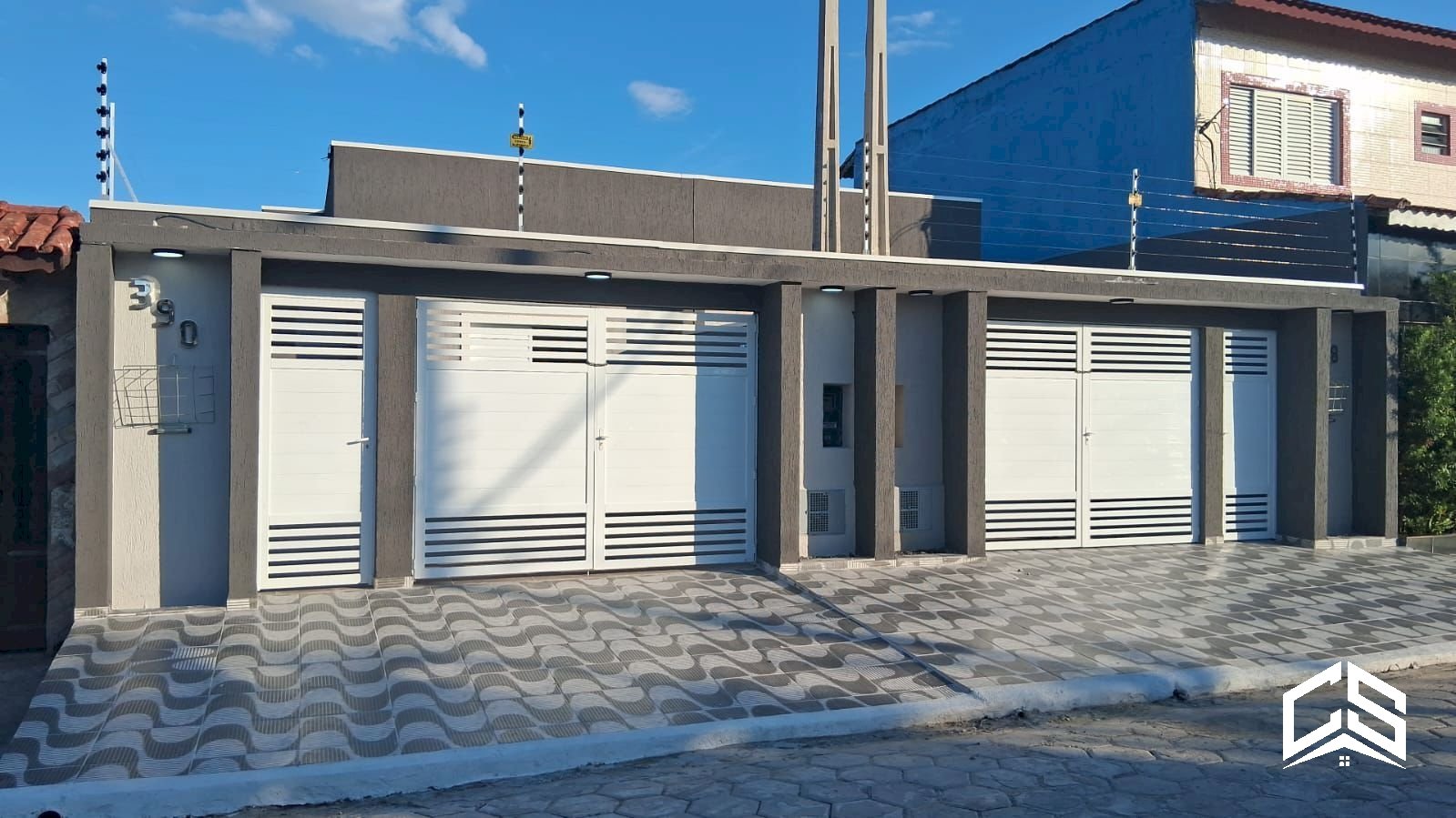 CASA A VENDA DISPONIVEL