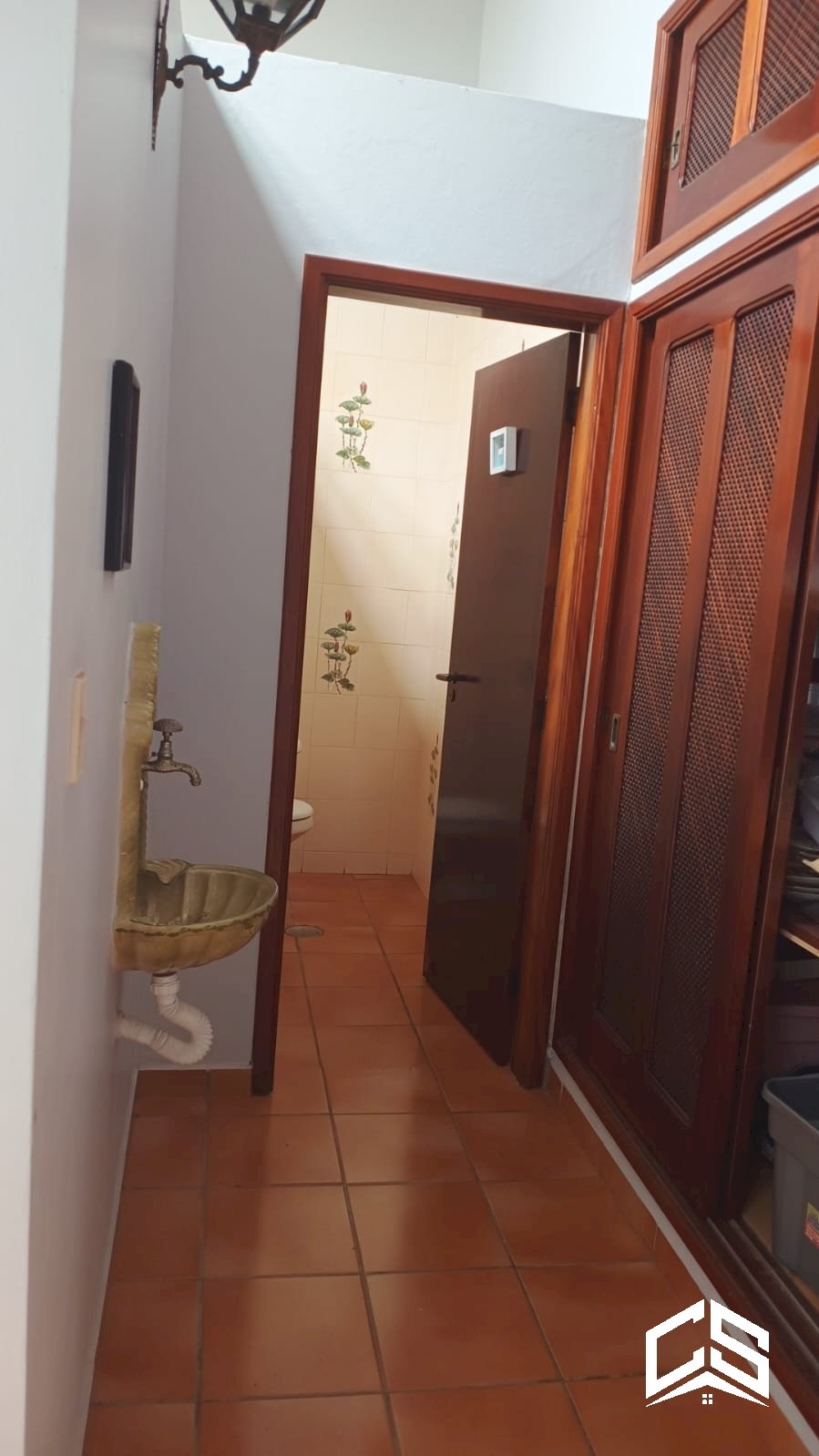 deba0ef95d274184e9d2e27d2d717ca1.jpeg